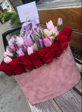 Load image into Gallery viewer, Open Heart Tulips
