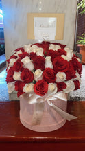 Load image into Gallery viewer, 100 Rose Box
