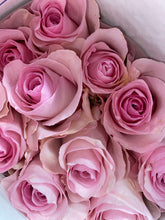 Load image into Gallery viewer, 100 Rose Box
