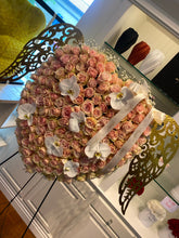 Load image into Gallery viewer, Giant funeral Heart w/ wings
