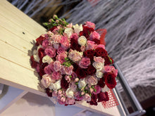 Load image into Gallery viewer, Glamour Bouquet

