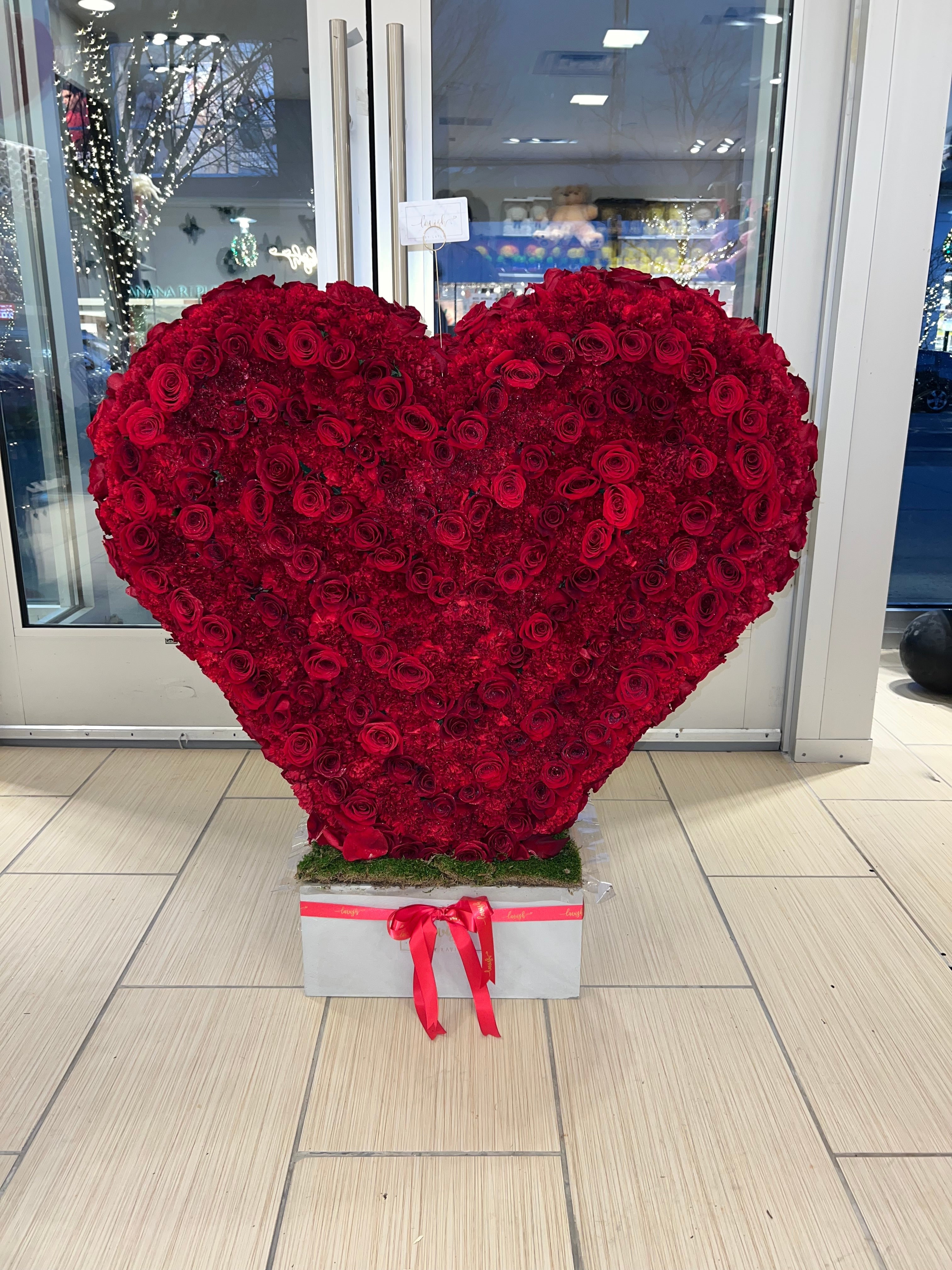 3.5 ft Fresh Rose Heart