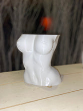 Load image into Gallery viewer, Silo Vase
