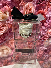 Load image into Gallery viewer, Single acrylic Preserved Rose Box
