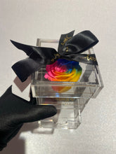 Load image into Gallery viewer, Single acrylic Preserved Rose Box
